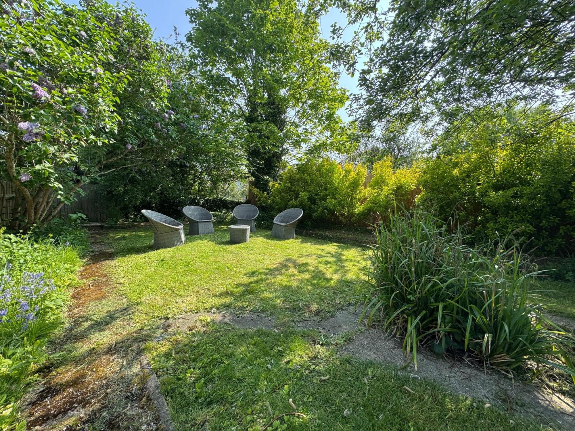 Surbiton Home With Free Parkings, Surbiton, Kingston Upon Thames, Surrey, Greater London Uk Exterior photo